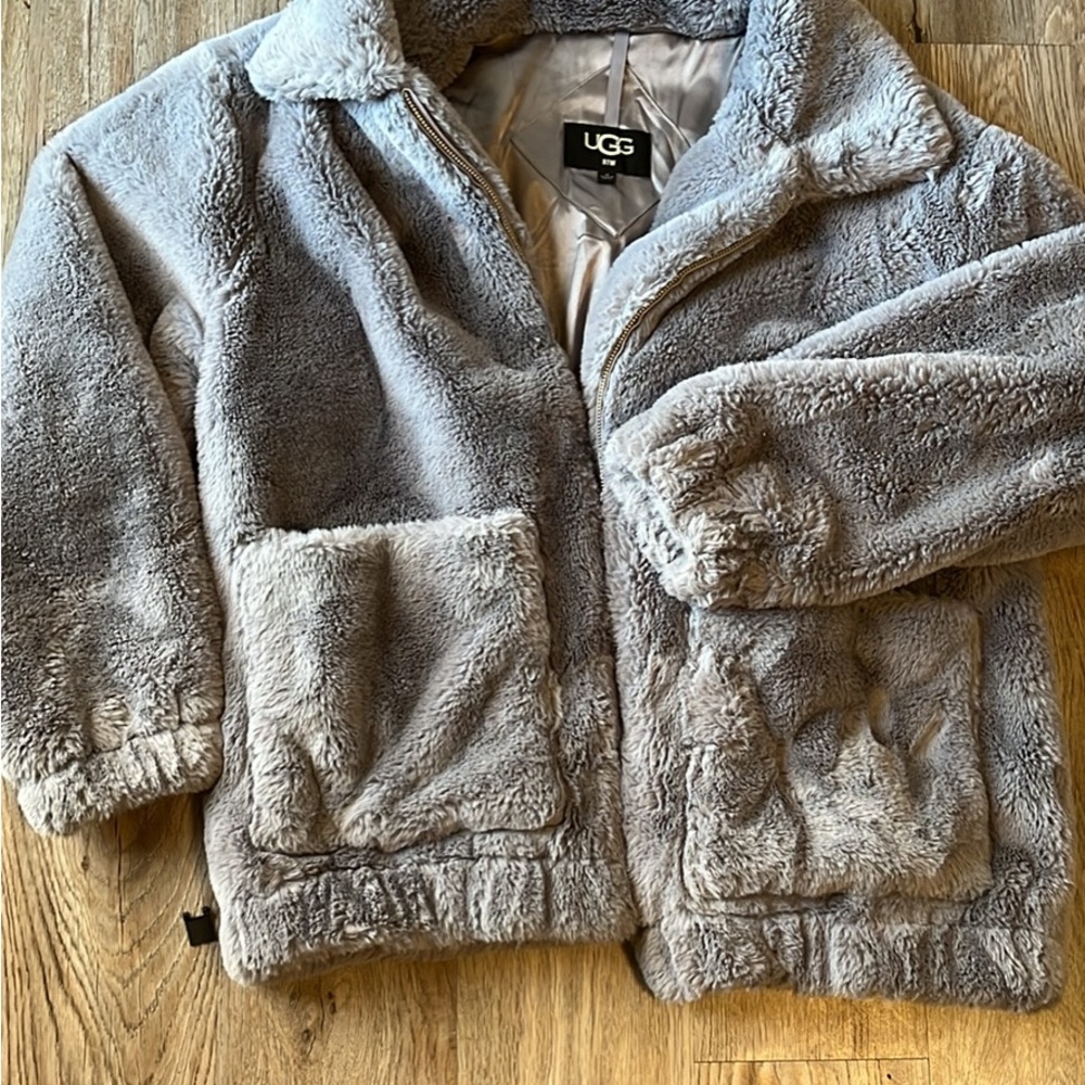 UGG - Koko Faux Fur Hooded Jacket, Gray, only worn once, mint condition, M - Picture 4 of 8